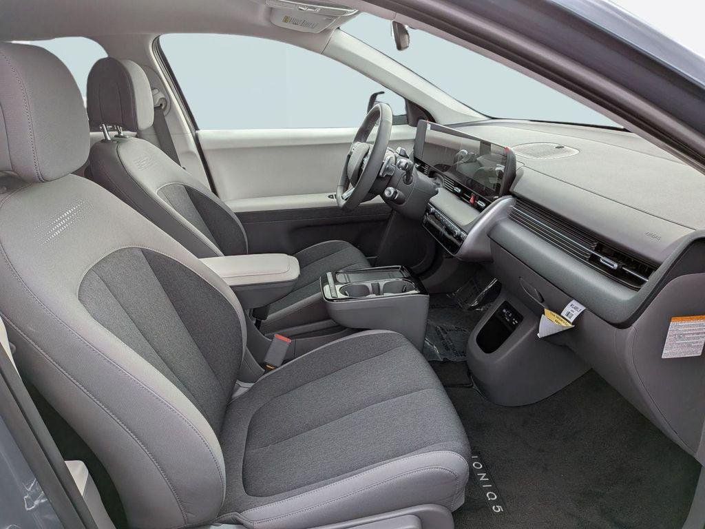 2025 Hyundai IONIQ 5 SE - Photo 32