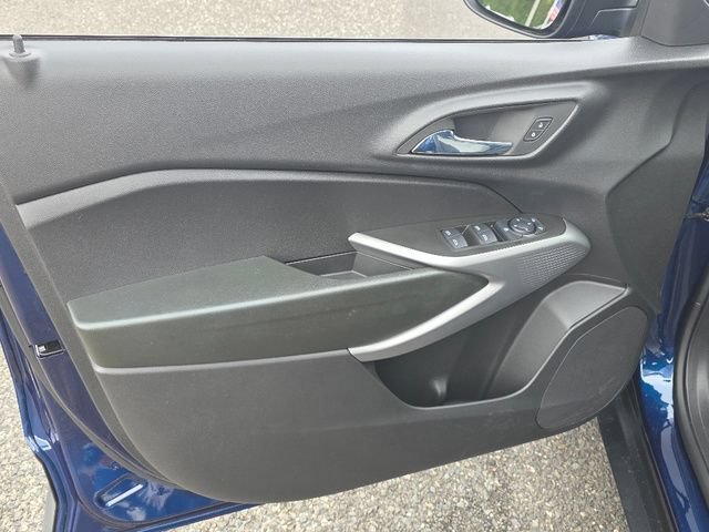 2024 Chevrolet Trax LS - Photo 31