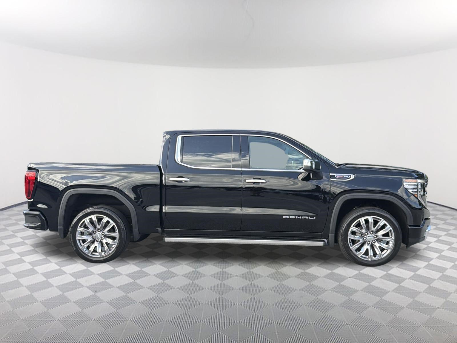 Used 2023 Onyx Black GMC Denali image 6