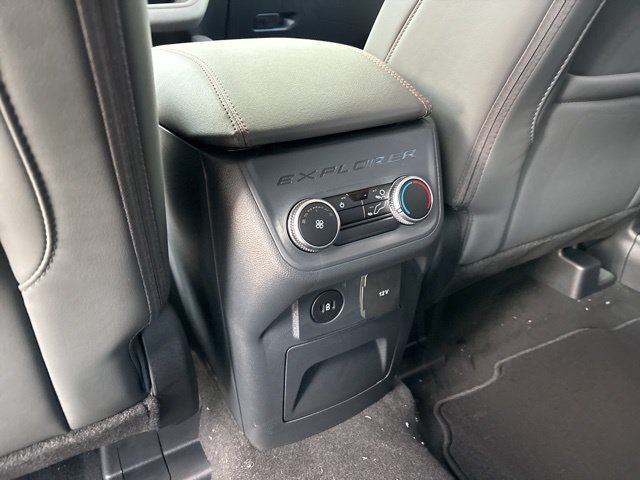 New 2026 Star White Metallic Tri-Coat Ford Active image 69