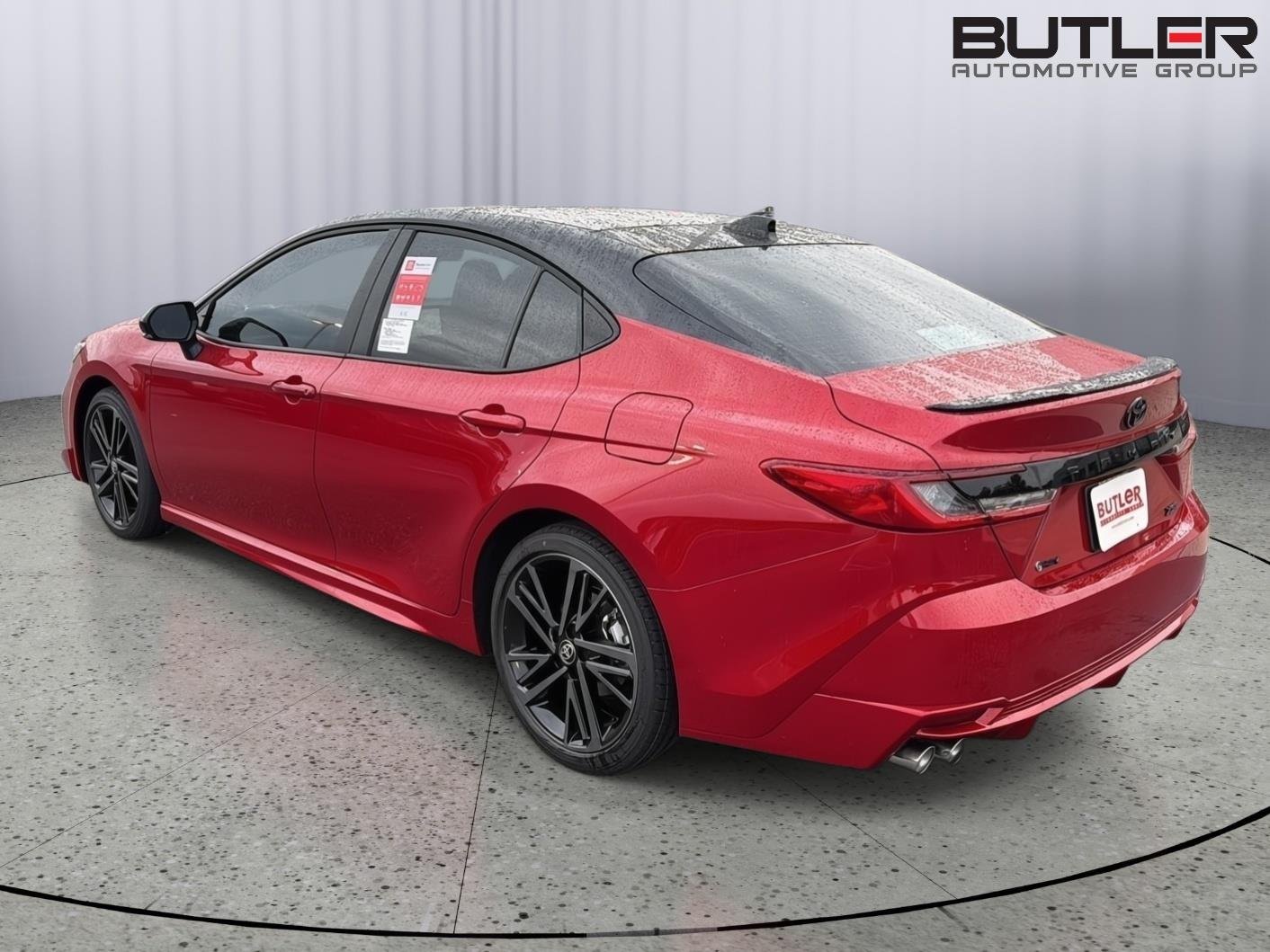 New 2026 Supersonic Red with Midnight Black Metallic roof Toyota XSE image 4