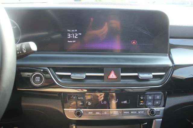 Used 2024 White Kia S image 4