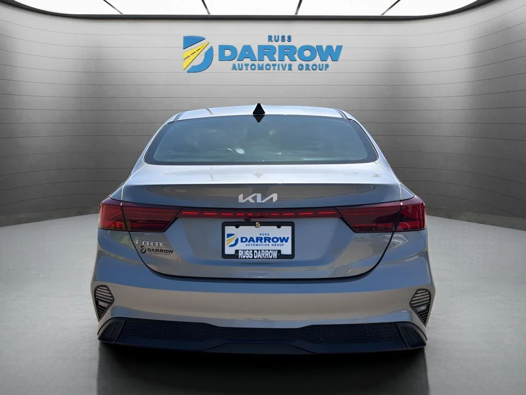 Used 2024 Gray Kia LXS image 4