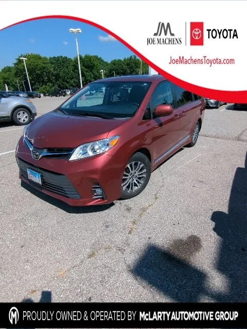 Used 2018 Red Toyota XLE image 1