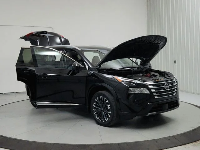 Used 2024 Black Nissan Platinum image 10