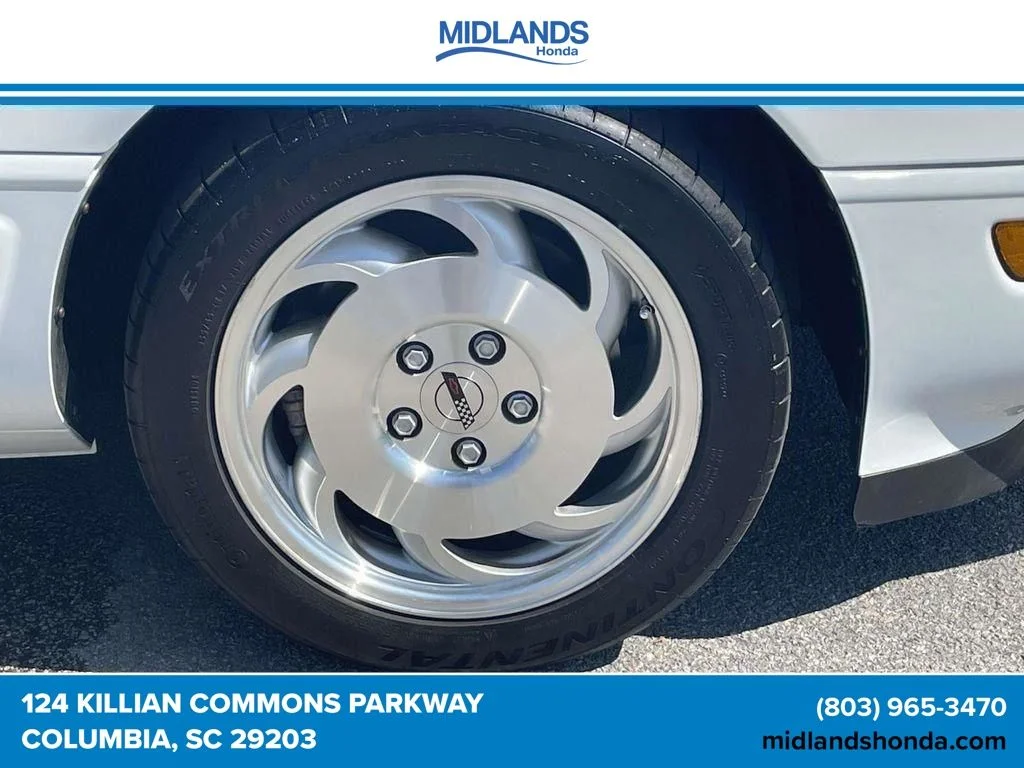 Used 1995 White Chevrolet Base image 8