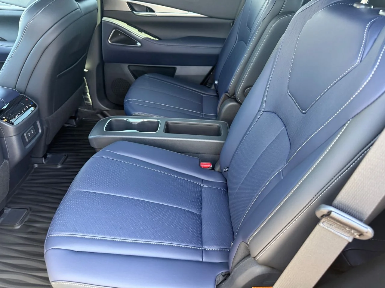 New 2027 GRAPHITE SHADOW INFINITI Sport AWD image 10