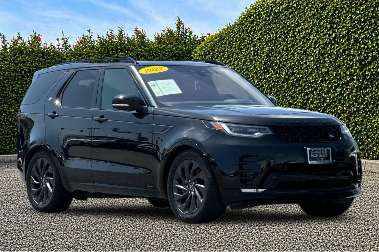 Used 2022 Santorini Black Metallic Land Rover S R-Dynamic image 2