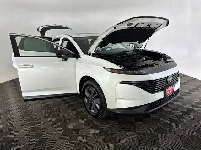 Used 2025 White Nissan SL image 12