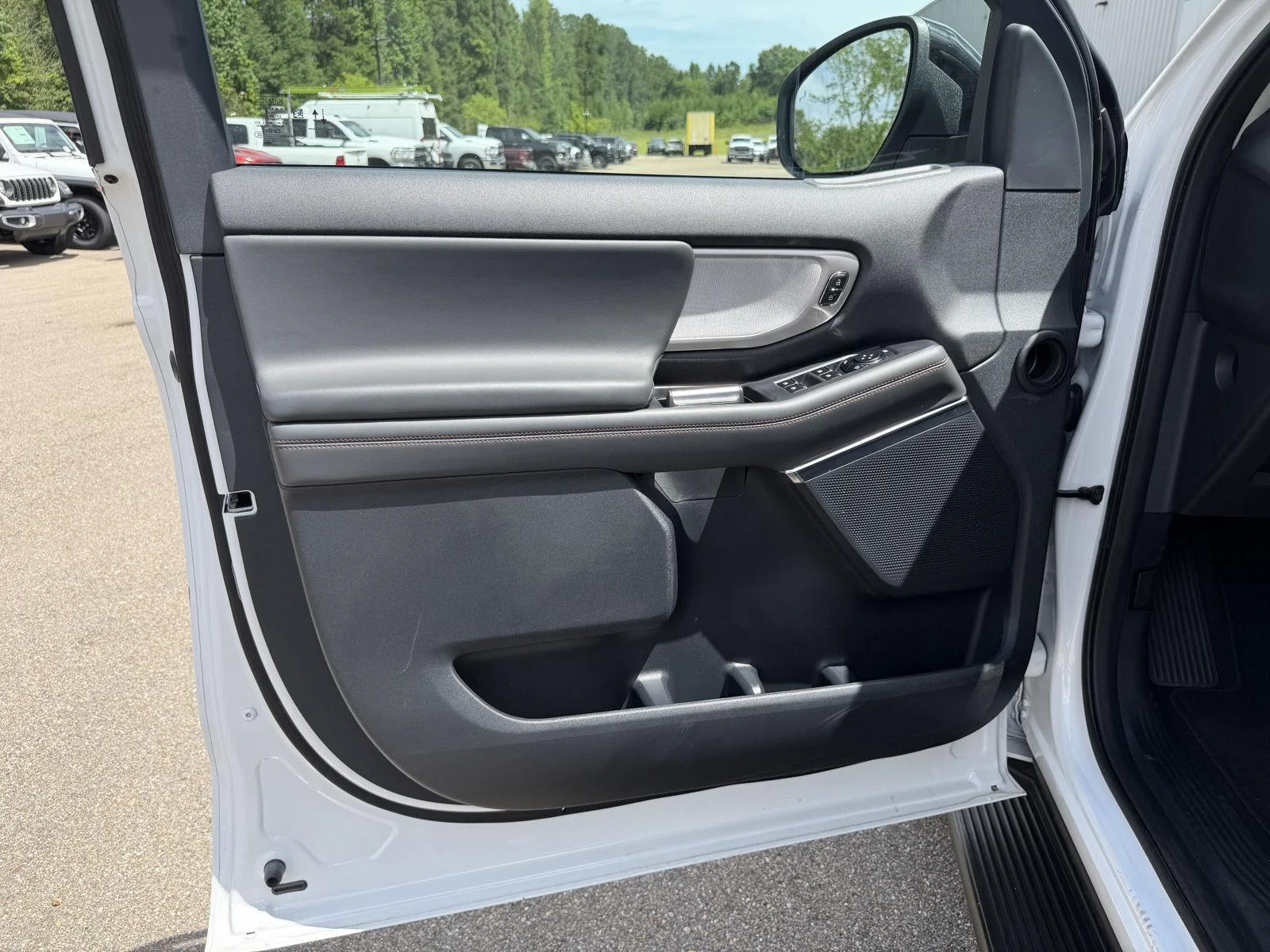 Used 2025 Oxford White Ford Active image 15