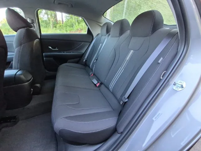 Used 2026 Silver Hyundai Blue image 28