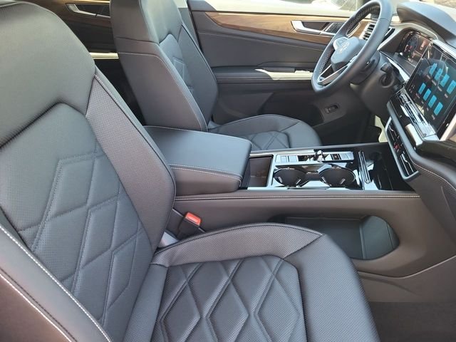 New 2026 Silver Volkswagen SE w/Technology image 17