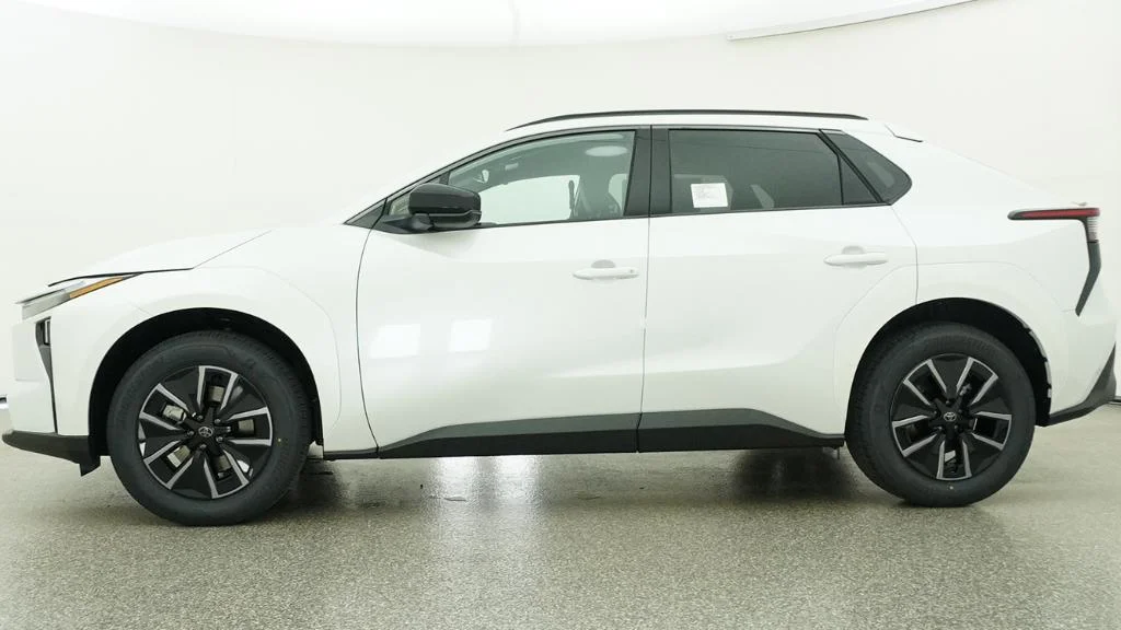 New 2026 Wind Chill Pearl Toyota XLE image 48