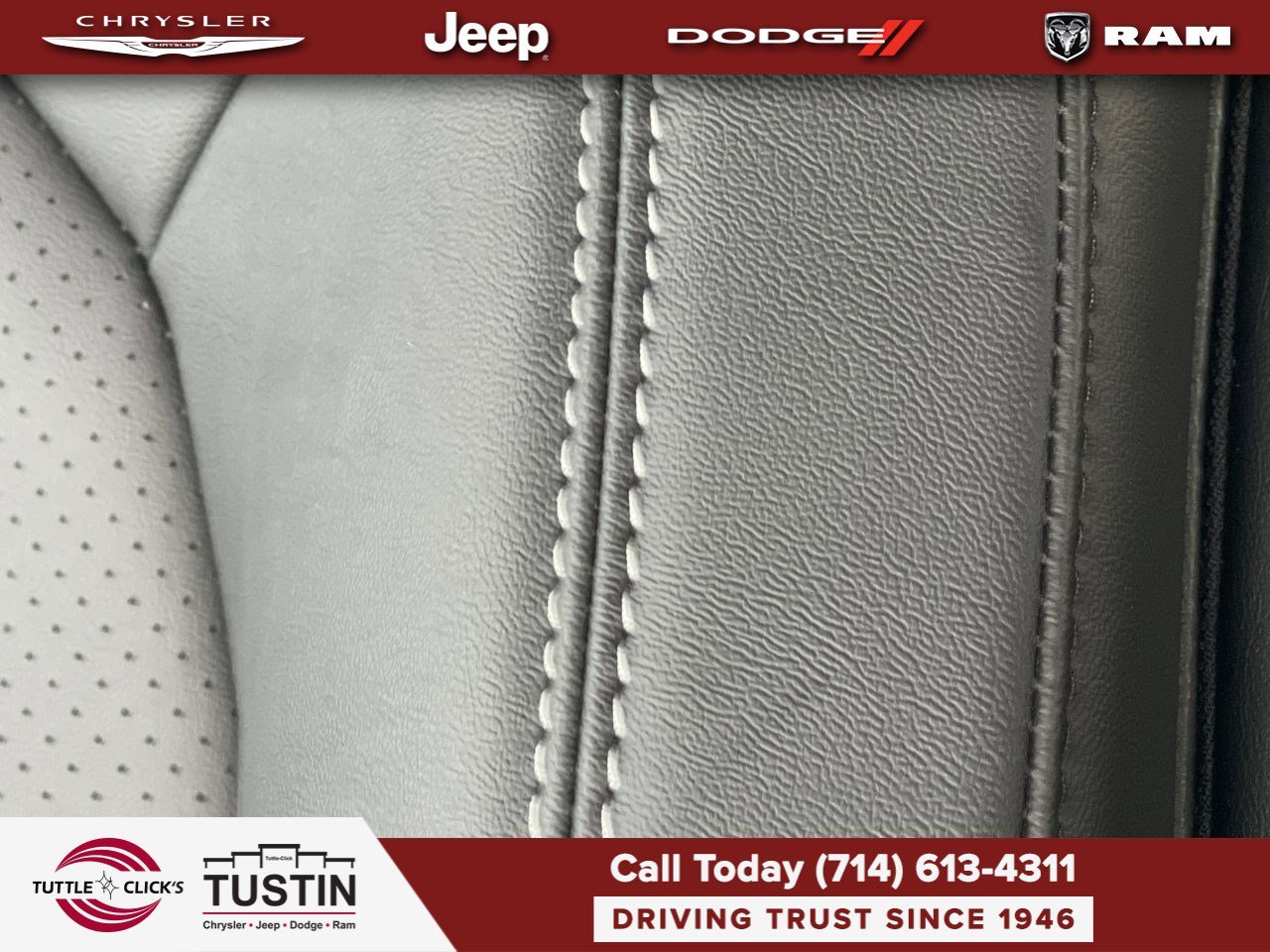 New 2026 Bright White Clear-Coat Exterior Paint Chrysler Select image 26