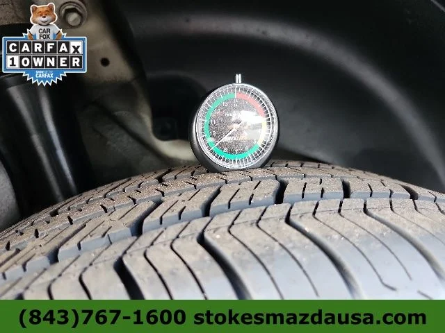 Used 2023 White Kia S image 27