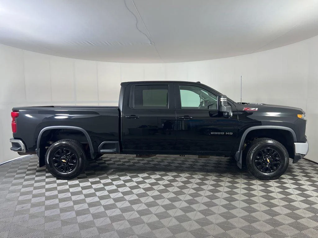 Used 2024 Black Chevrolet LT image 24