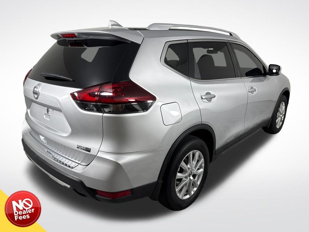 Used 2019 Silver Nissan S image 3