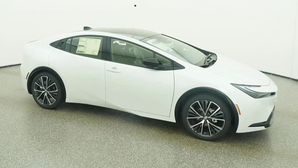 New 2027 Wind Chill Pearl Toyota XLE image 26