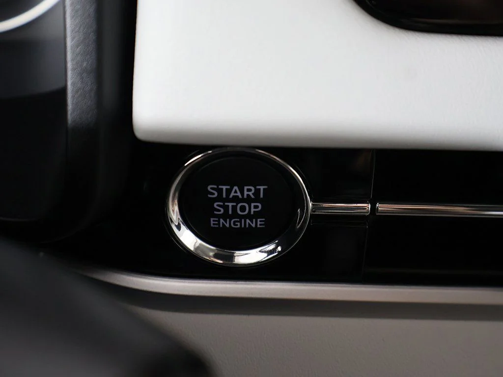 2025 Mitsubishi Outlander SE - Photo 40