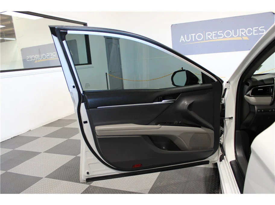 Used 2021 White Toyota Hybrid SE image 18