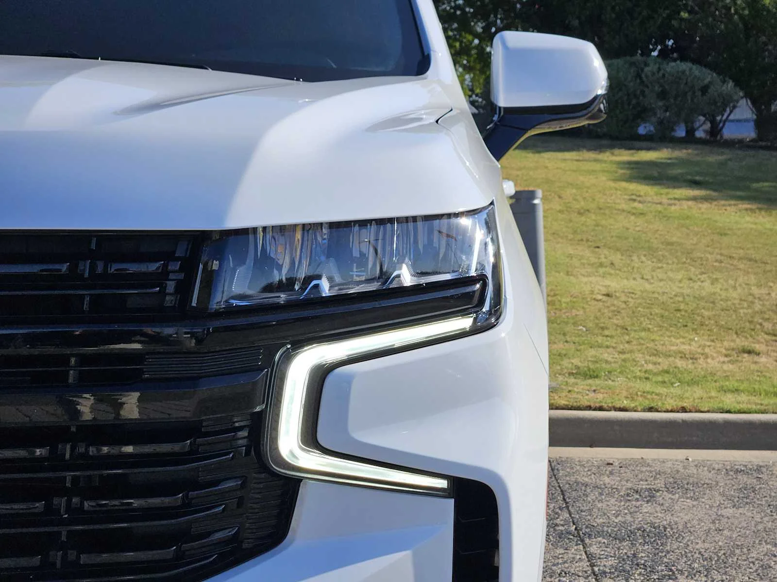 Used 2024 Summit White Chevrolet RST image 6