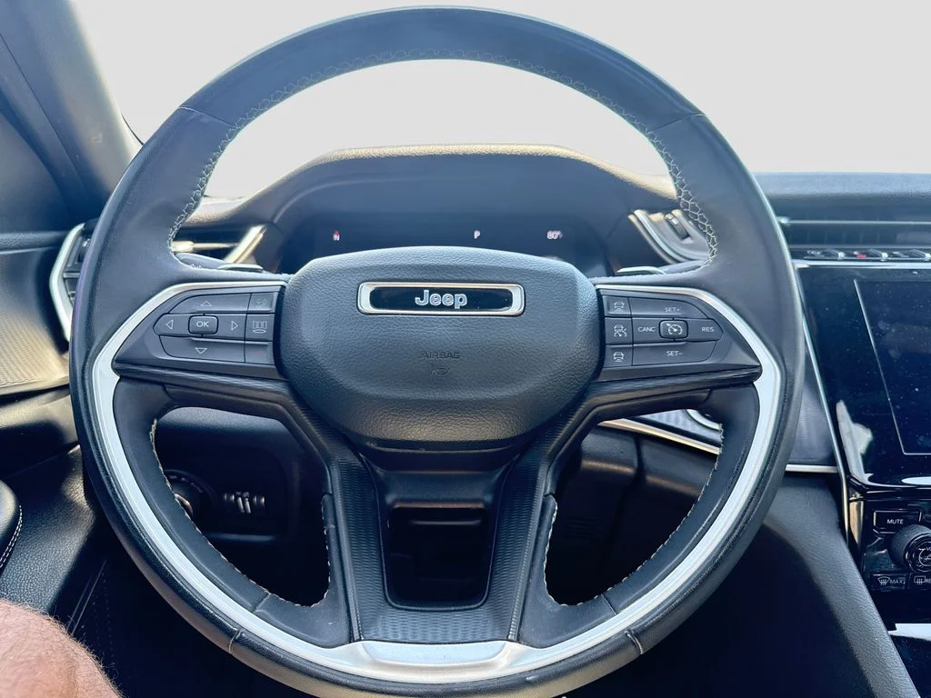 Used 2023 Gray Jeep Altitude X image 14