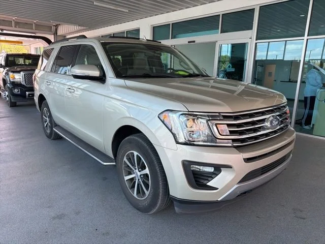Used 2018 White Gold Metallic Ford XLT image 10