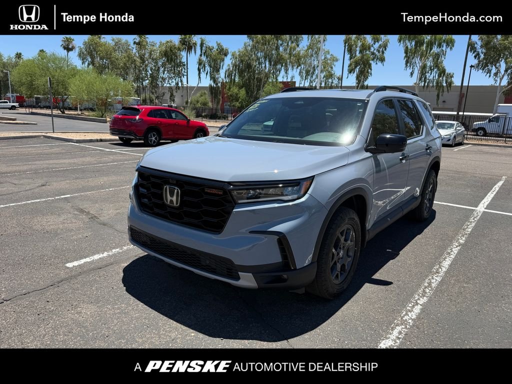 2025 Honda Pilot TrailSport AWD's photo