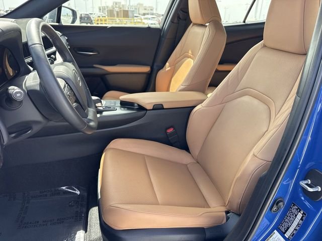 Certified Used 2025  Lexus 300h Premium image 11