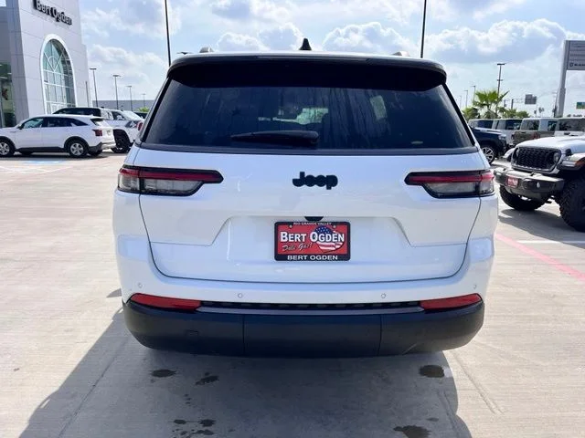 New 2026 Bright White Clearcoat Jeep Altitude image 6