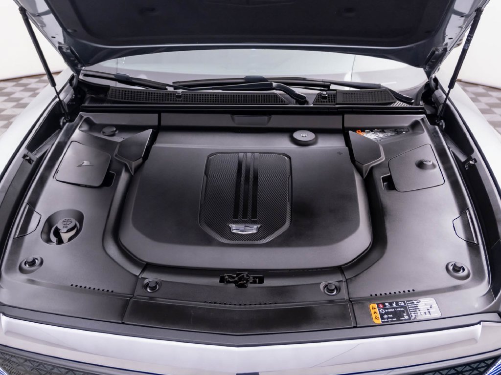 Used 2024 Silver Metallic Cadillac Sport image 32