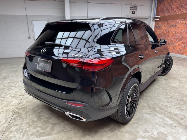 2026 Mercedes Benz GLC 300 4MATIC photo 4