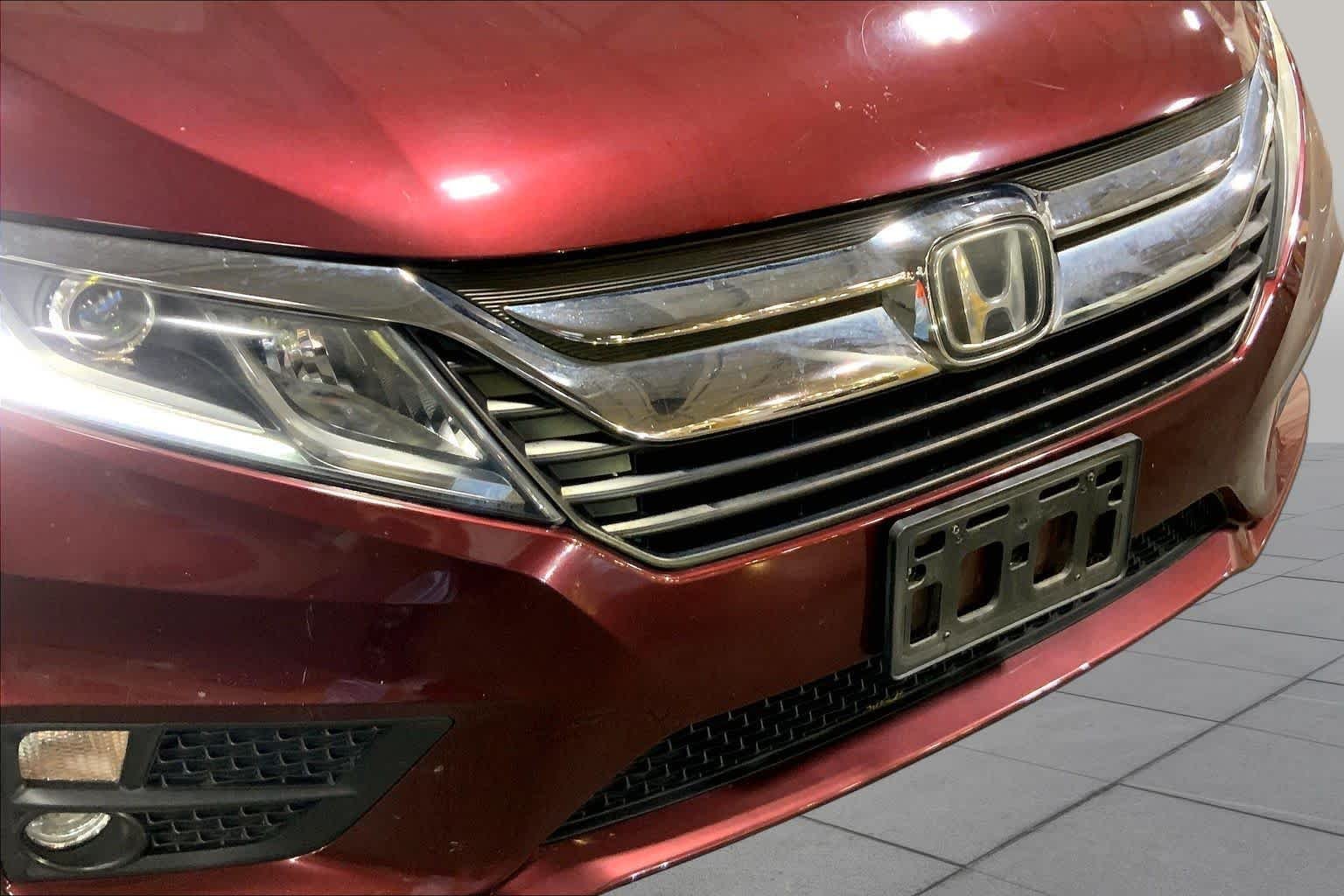 Used 2018 Deep Scarlet Pearl Honda EX image 30