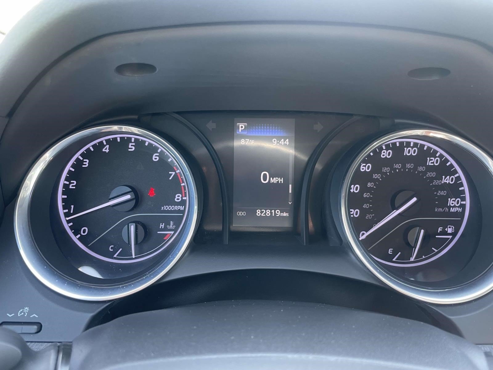 Used 2020 White Toyota LE image 18