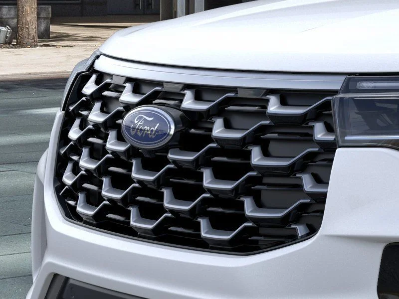 New 2026 Star White Metallic Tri-Coat Ford Platinum™ image 17