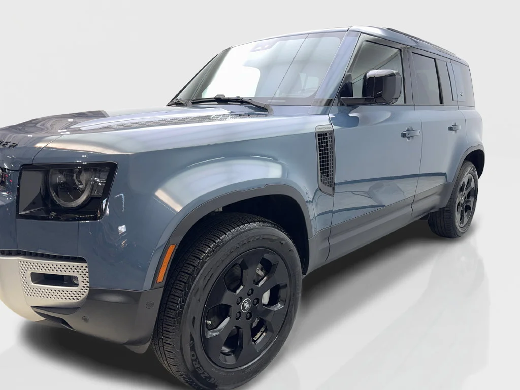 Used 2023 Blue Land Rover SE image 12