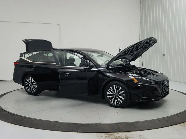 New 2026 Black Nissan 2.5 SV image 9