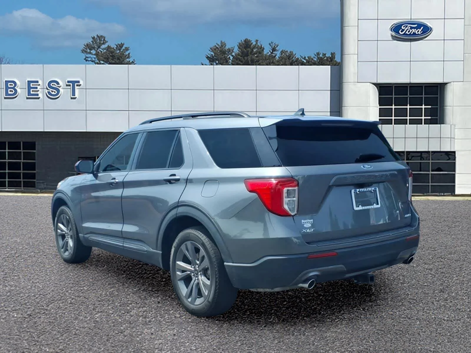 Used 2022 Carbonized Gray Metallic Ford XLT image 4