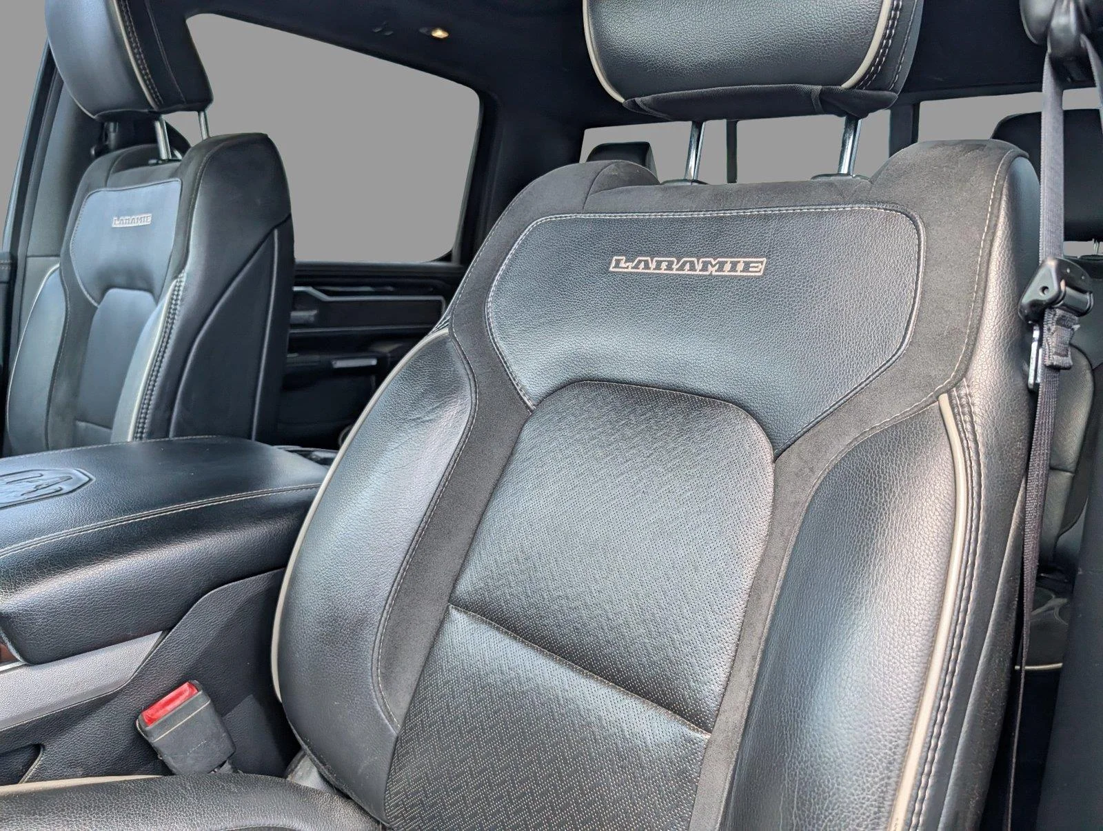 Used 2020 Granite Crystal Metallic Clearcoat Ram Laramie image 14