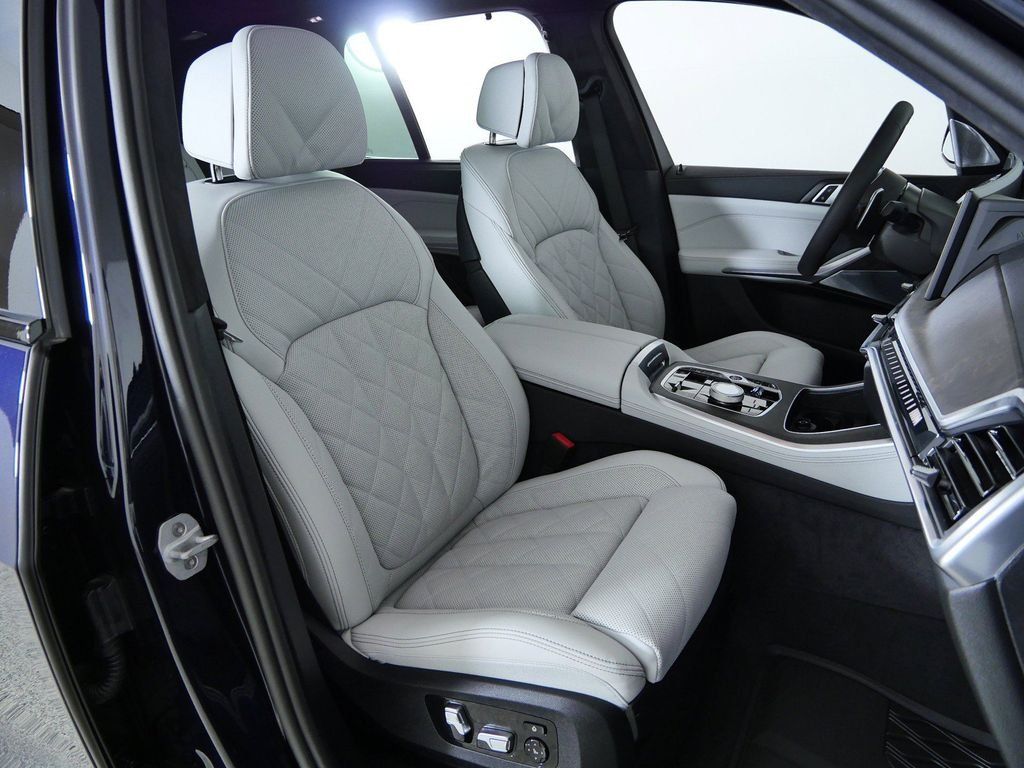 2026 BMW X5 M60i - Photo 20