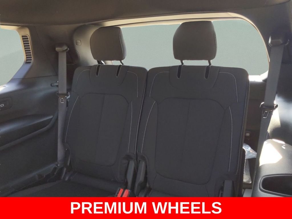 New 2025 Baltic Gray Metallic Clear-Coat Exterior Paint Jeep Laredo image 21
