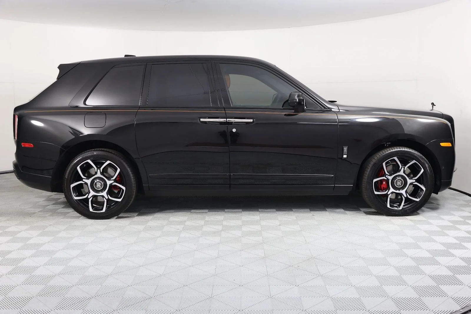 Certified Used 2023 Black Diamond Rolls-Royce Black Badge image 8