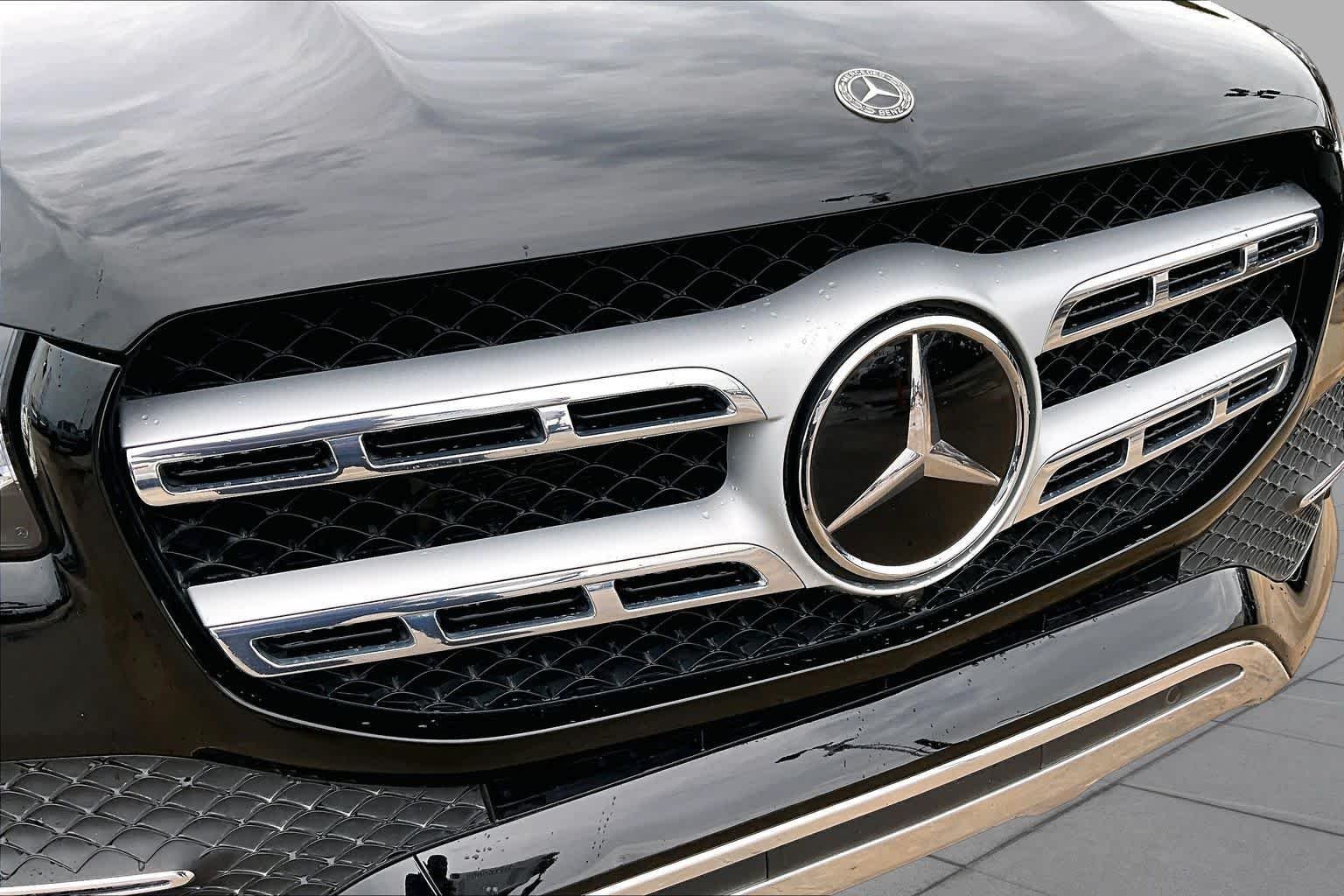 Used 2022 Black Mercedes-Benz GLS 450 image 30