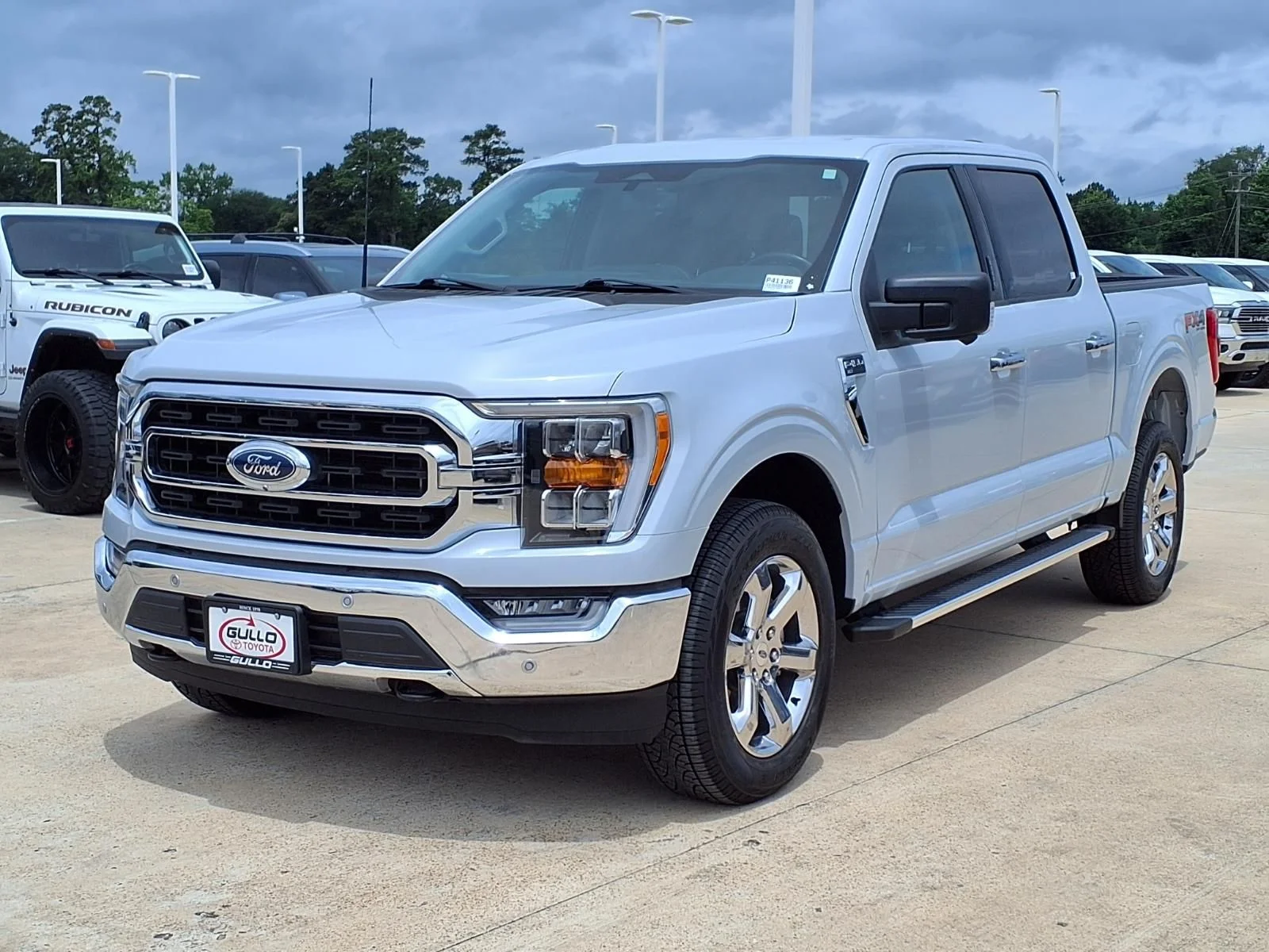 Used 2022 White Ford XLT image 3