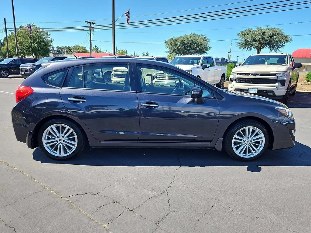 Used 2015  Subaru 2.0i Limited image 7