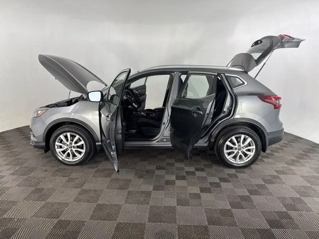 Used 2021 Gray Nissan SV image 9