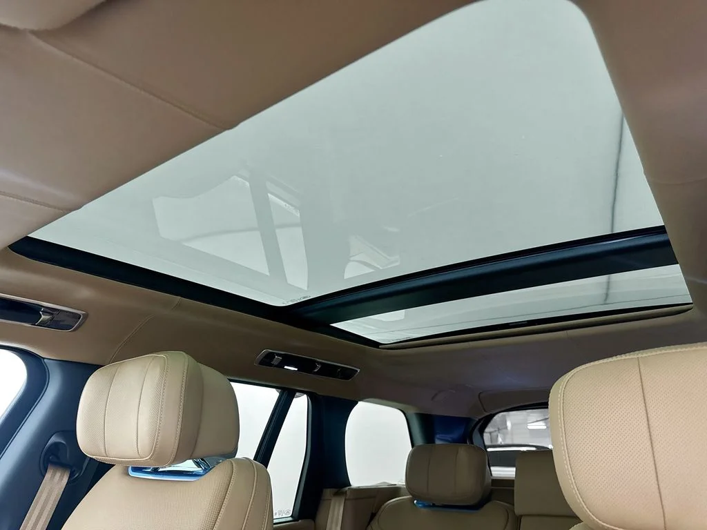 New 2026 Ostuni Pearl White Land Rover Autobiography image 22