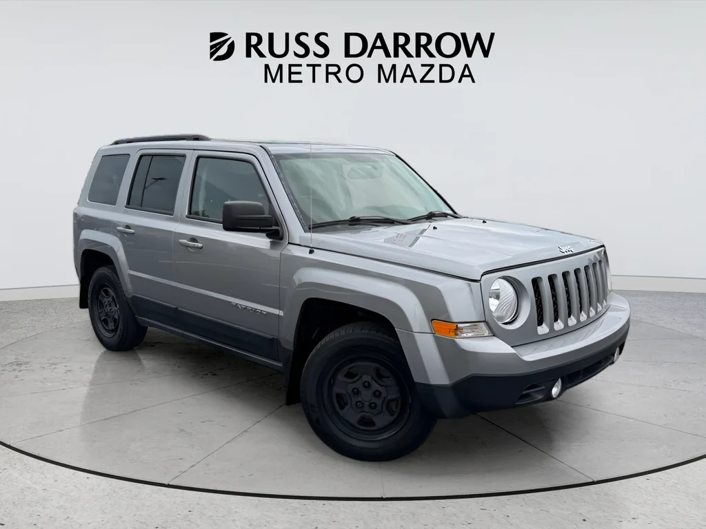 Used 2016 Silver Jeep Sport image 7