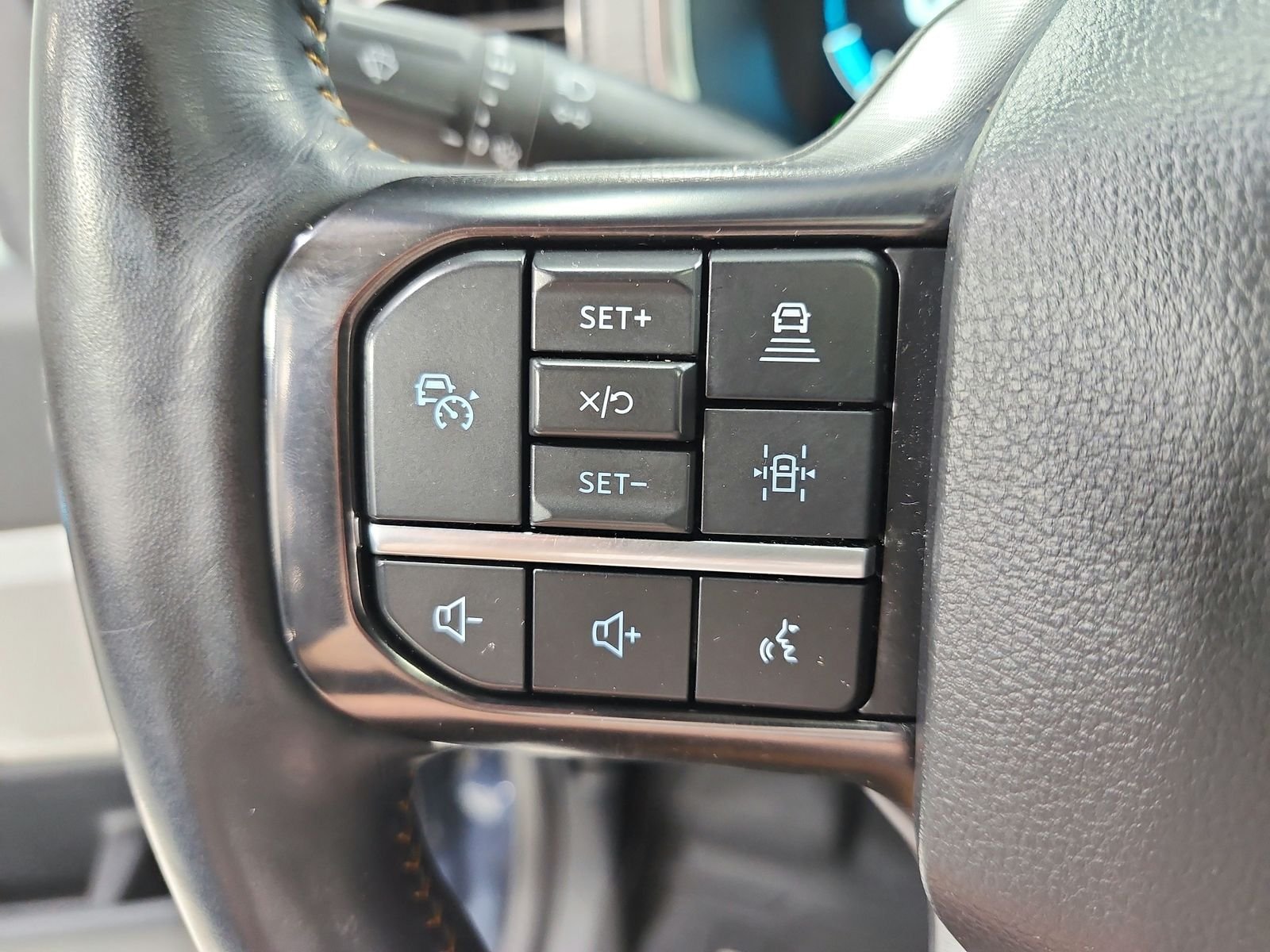Used 2023 Azure / Gray Metallic Ford Platinum image 27
