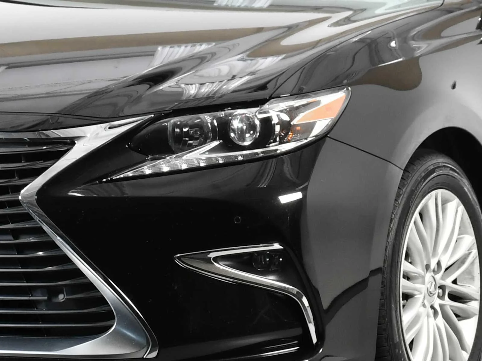 Used 2016 Obsidian Lexus  image 11
